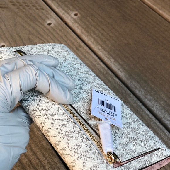 MICHAEL KORS JET SET TRAVEL LARGE TRIFOLD WALLET - Picture 4 of 8